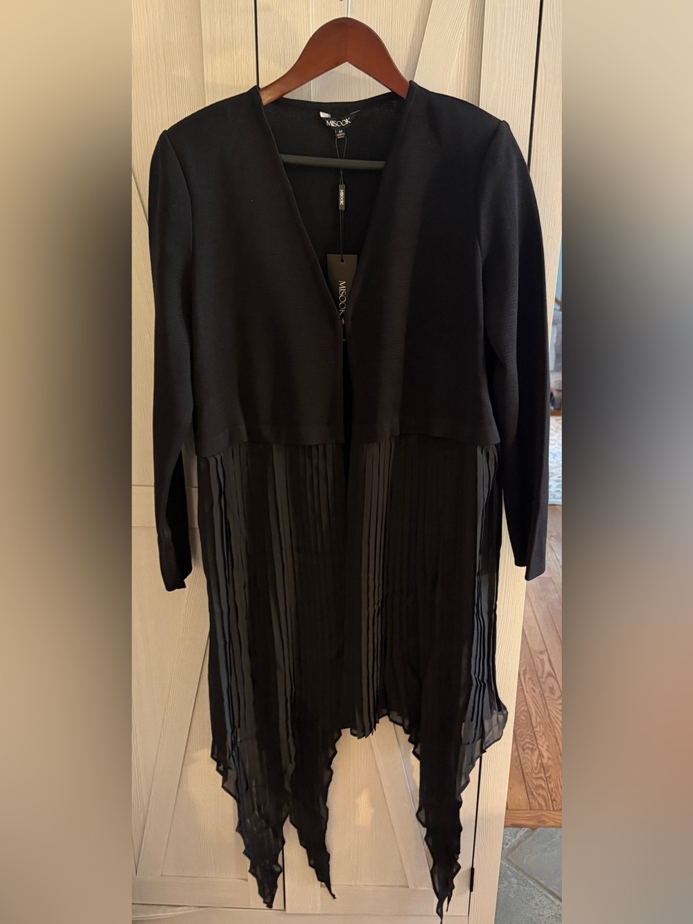 MISOOK Black Long Sleeve Pleated Hem Duster